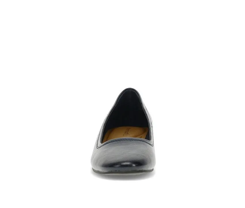 Women's Covette Casual Flats|Baretraps Outlet