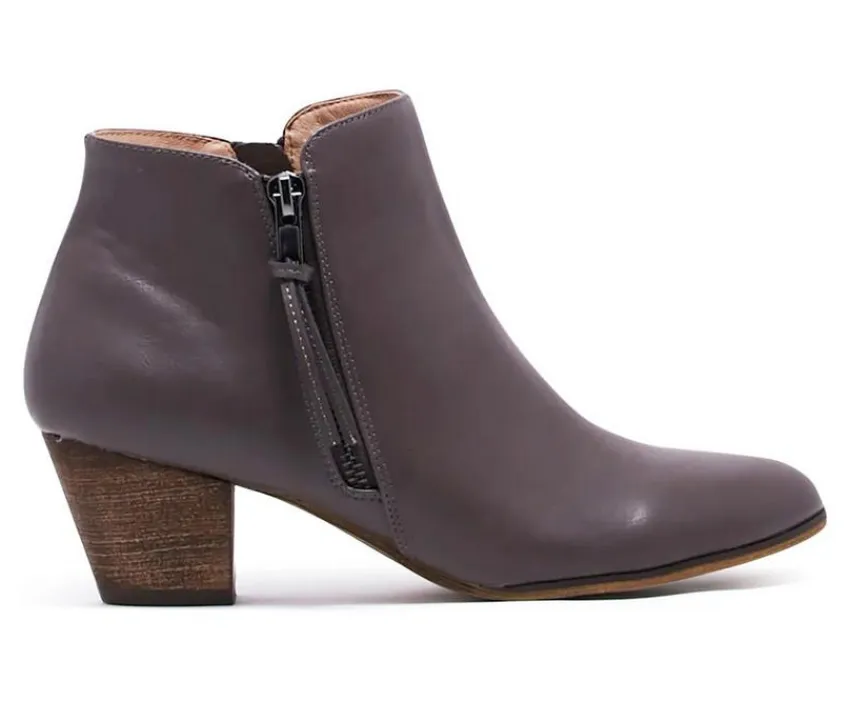 Chelsea Crew Dress|Pumps & Heels>Women's Logan Heeled Booties