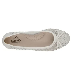 Cliffs by White Mountain Flats><noscript><img width=