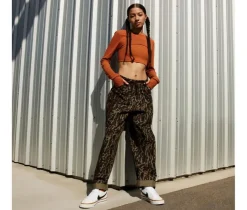 Nike Fashion & Lifestyle|Athletics & Sneakers><noscript><img width=