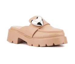 Women's Heart Lugged Clogs|Olivia Miller