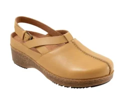 Softwalk Clogs & Mules>Women's Arica Clogs