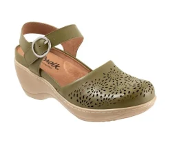 Softwalk Clogs & Mules>Women's Mabelle Perf Clogs