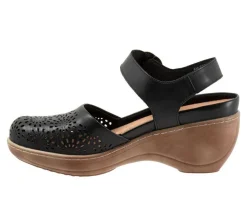 Softwalk Clogs & Mules><noscript><img width=