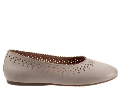 Women's Selma Flats|Softwalk Clearance