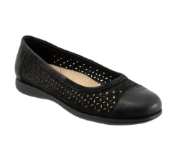 Trotters Flats>Women's Delmara Perf Flats